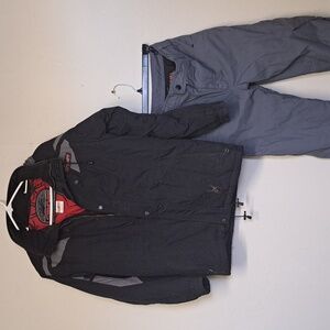 Spider unisex ski kids sz 14 coat and ski pants sz 12 inseam is 23 waist is 26 i